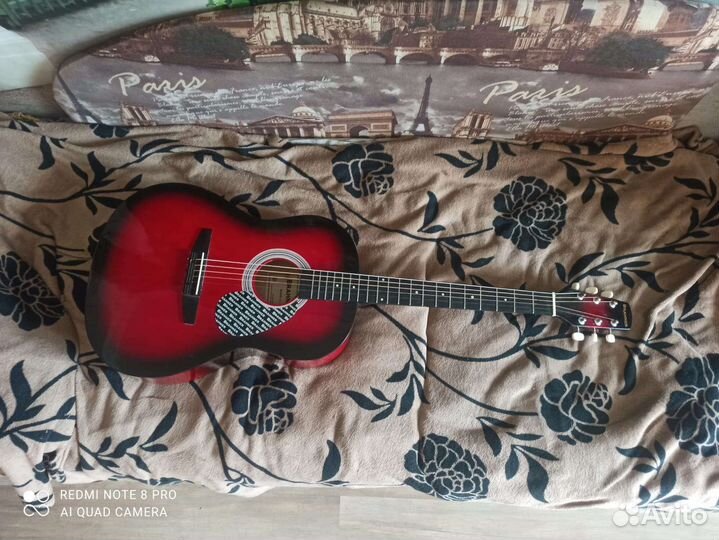 Акустическая гитара