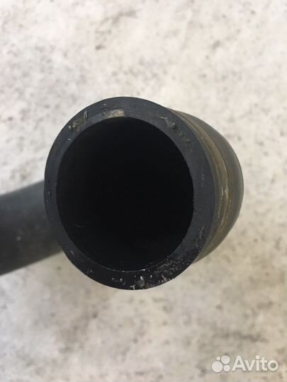 Патрубок системы охлаждения Skoda Octavia A4(2086)