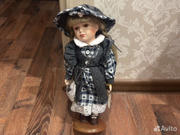 Кукла фарфоровая коллекционная