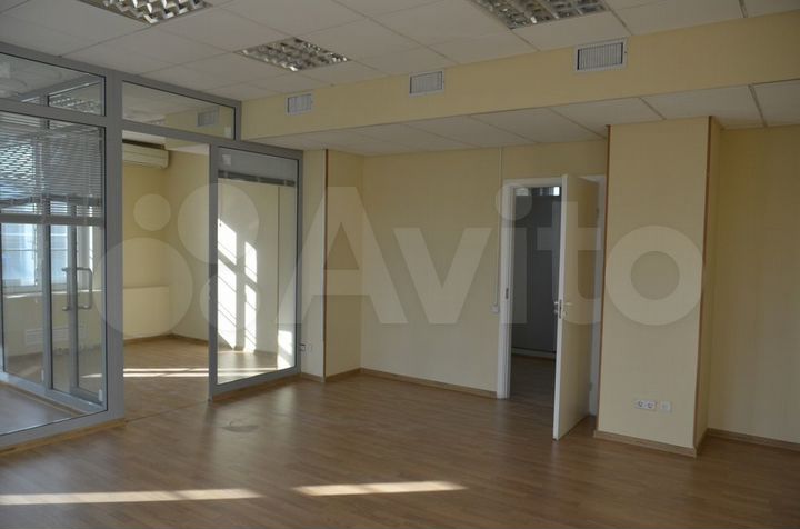 Здание на Лужнецкой наб. 10Б, площадь 869 м²