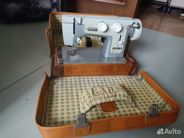 Электрическая швейная машина Чайка-3