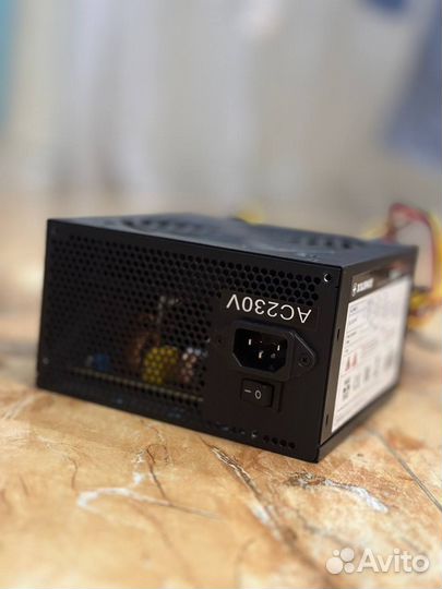 Блок питания xilence 700w
