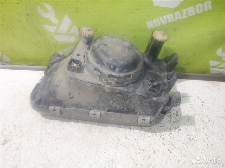 Фара правая Фольксваген Пассат Б3