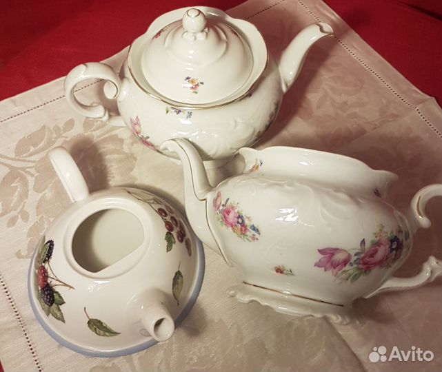 Фарфоровый чайник