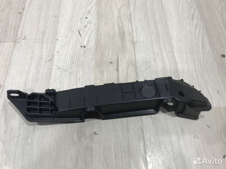 Кронштейн крепление бампера Kia RIO 4 Лев