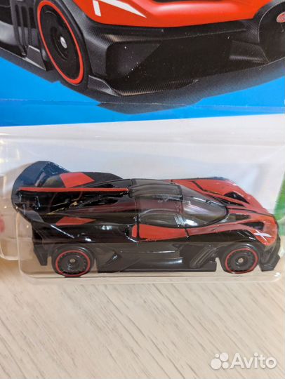 Hot Wheels Bugatti Bolide (Чёрно-Красный)