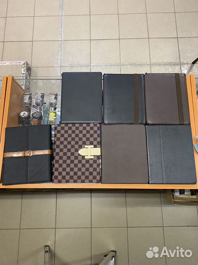 Чехлы на iPad 2/3/4