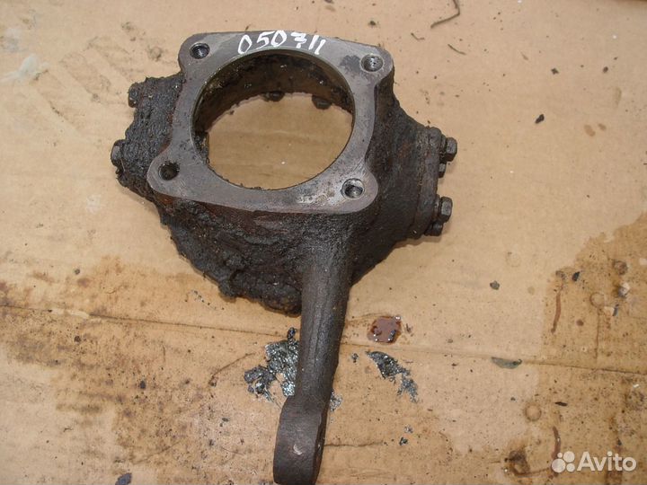 Передние поворотные кулаки Suzuki samurai 85г