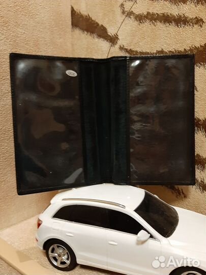 Кожаная обложка для паспорта