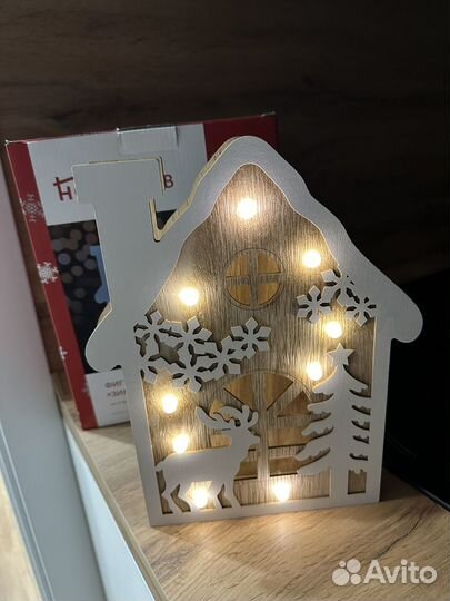 Новогодний домик с подсветкой