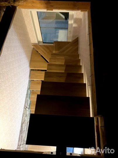 Облицовка лестничного металлокаркаса деревом