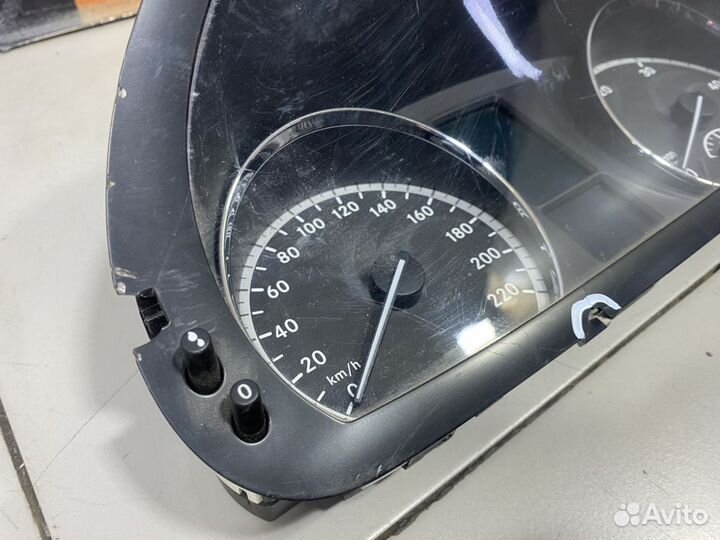 Панель приборов