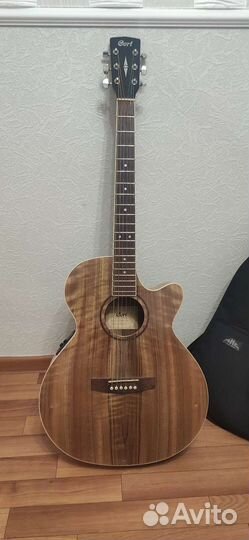 Продаю гитару+чехол Cort