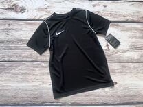 Новая футболка Nike 10-11 лет (137-147 см)