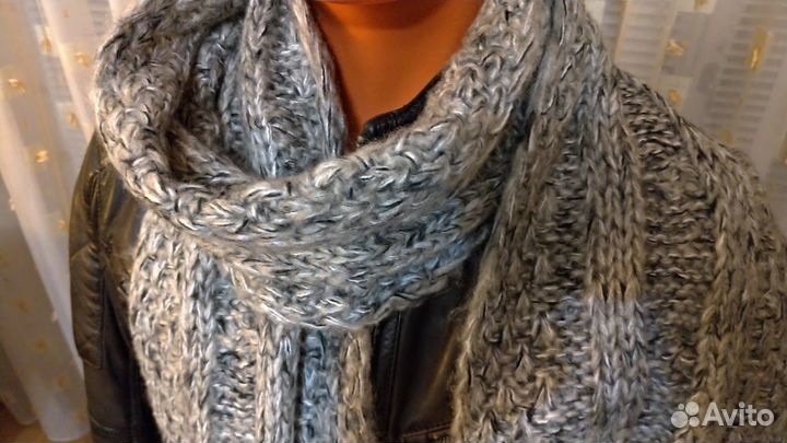 Большой длинный шарф с узором косы и кистями