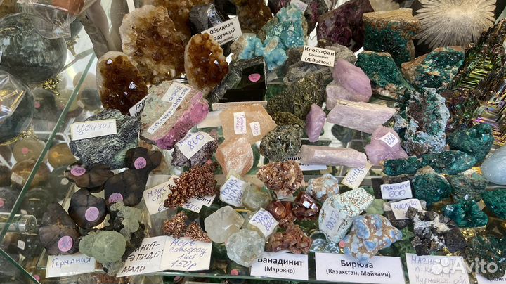 Коллекционные натуральные минералы камни
