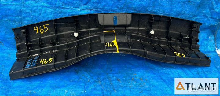 Пластик замка багажника toyota ractis