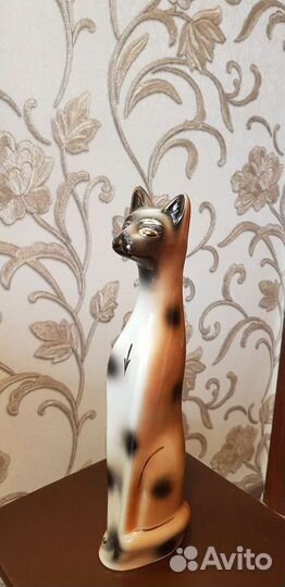 Статуэтка кошки
