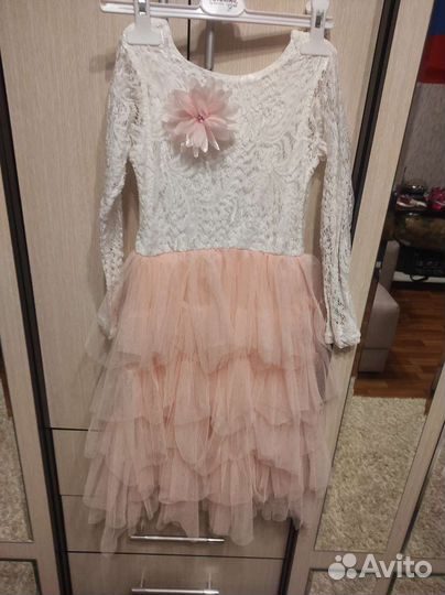 Платье для девочки нарядное,очень красивое