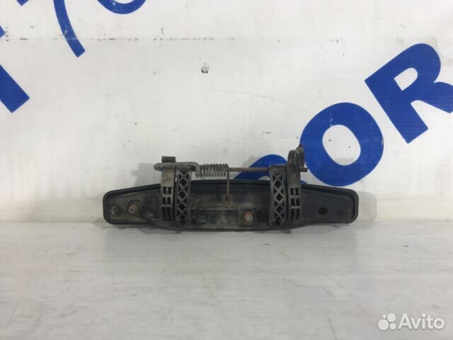 Ручка двери передняя правая renault sandero 1 1.6