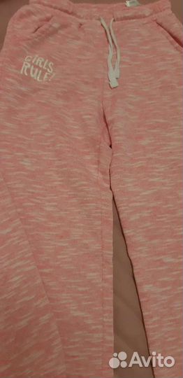 Очаровательный комплект теплых фирменных вещичек