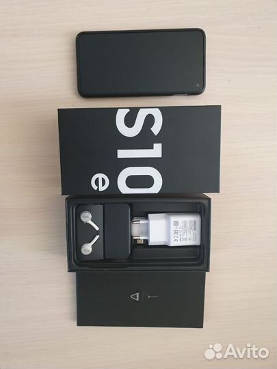 Samsung Galaxy S10e, 6/128 ГБ