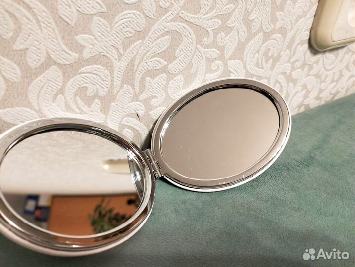 Зеркало карманное