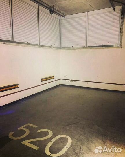 Подвесной шкаф в паркинг