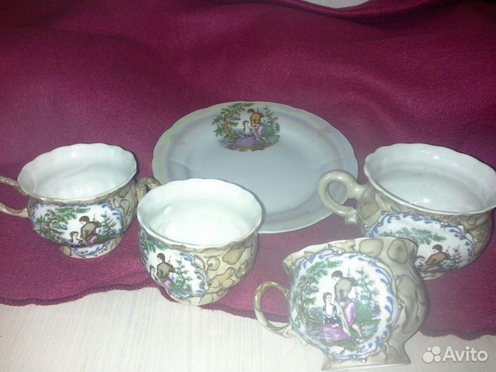 Посуда столовая и чайная из разных сервизов