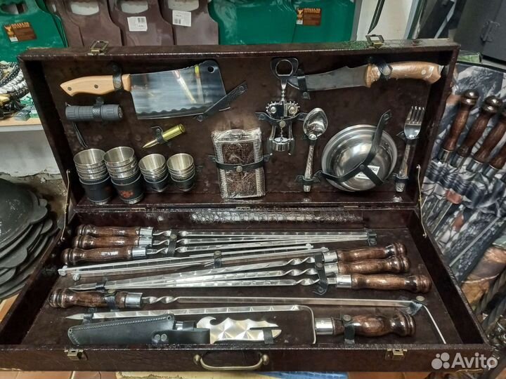 Подарочный набор шампуров в чемодане