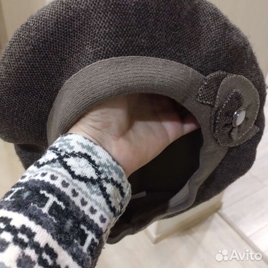 Берет женский отдам