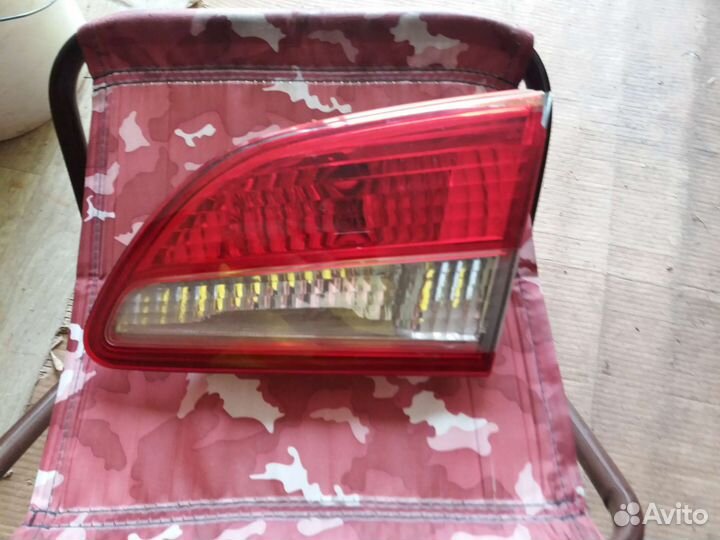 Фонарь багажника на Nissan Almera G15