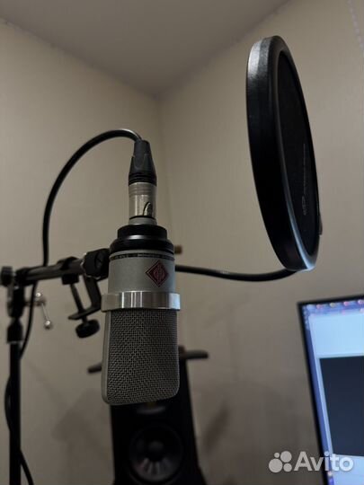 Студийный микрофон Neumann tlm 102