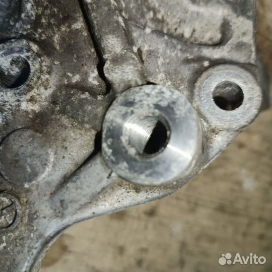 Кронштейн кондиционера Mitsubishi Outlander 3