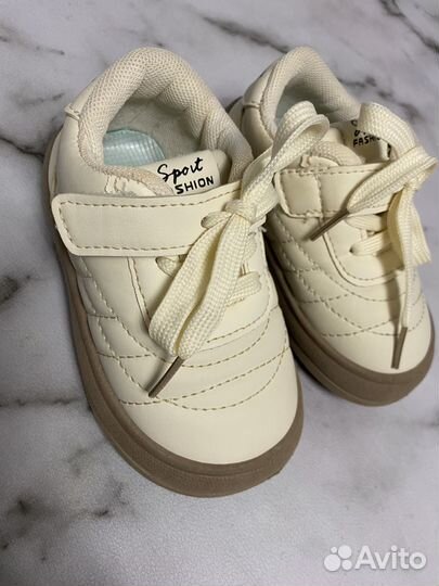 Кроссовки для девочки