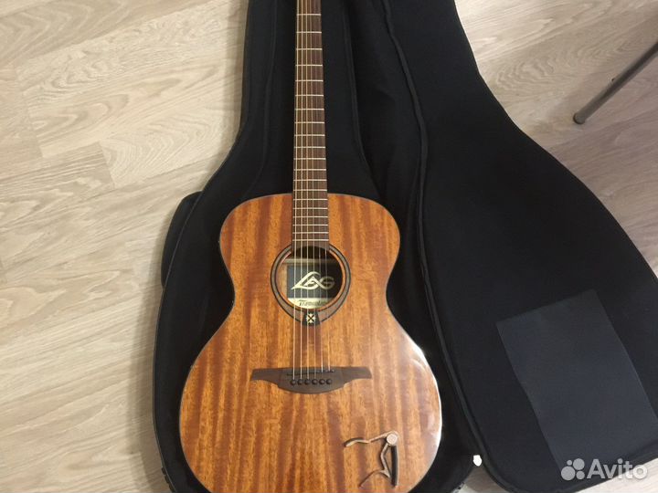 Акустическая гитара