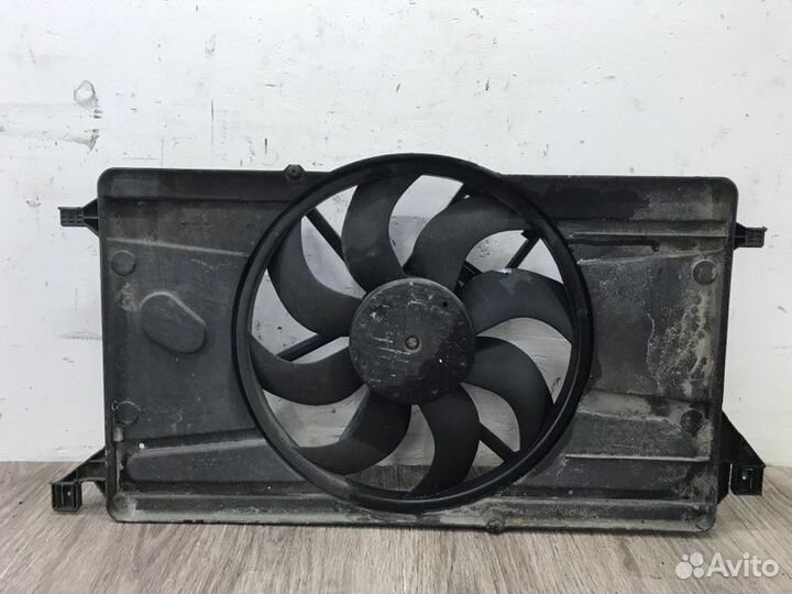 Вентилятор радиатора Ford Focus 2 hwda