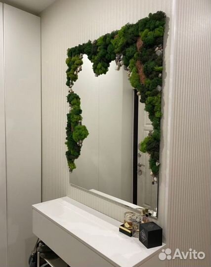 Зеркало со мхом из стабилизированного мха