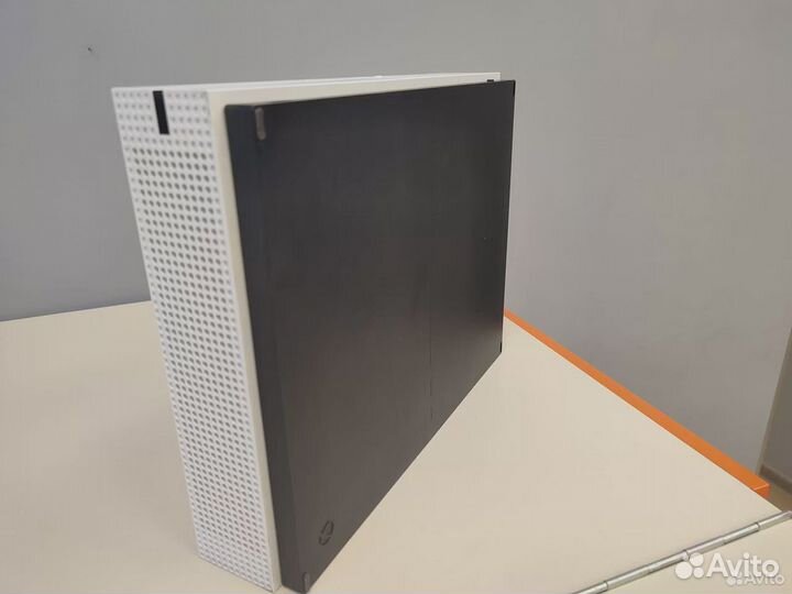 Игровая приставка Xbox One S 500Gb (Заводской)