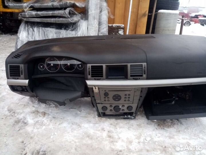 Панель передняя салона Opel Vectra C 2002г