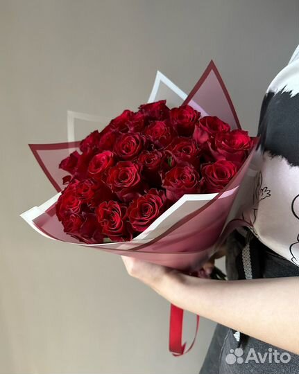 25 красных роз