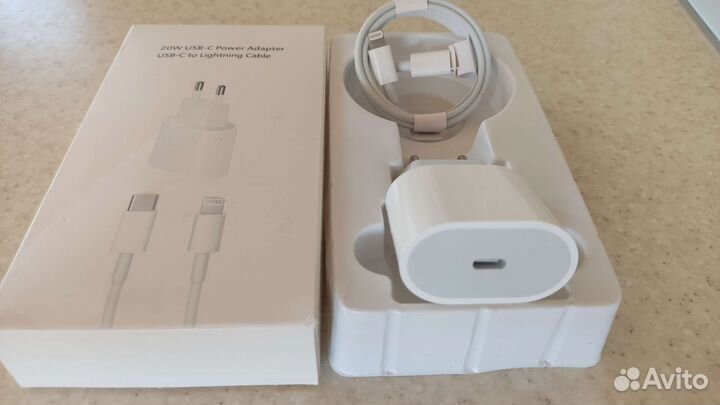 Быстрая зарядка для iPhone 20w с кабелем новая