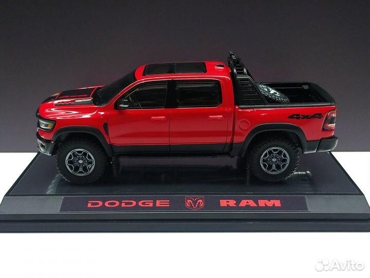 1:43 Dodge RAM 4x4