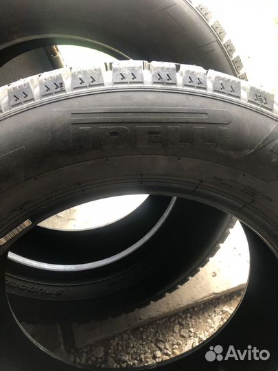 Pirelli Ice Zero 215/60 R16