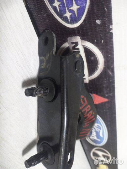 Петля двери багажника задняя левая Nissan X-Trail