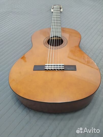 Классическая гитара Yamaha C40