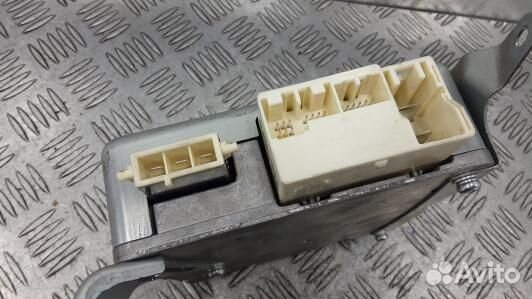 Блок управления toyota avensis T27 (ABG09NC01)