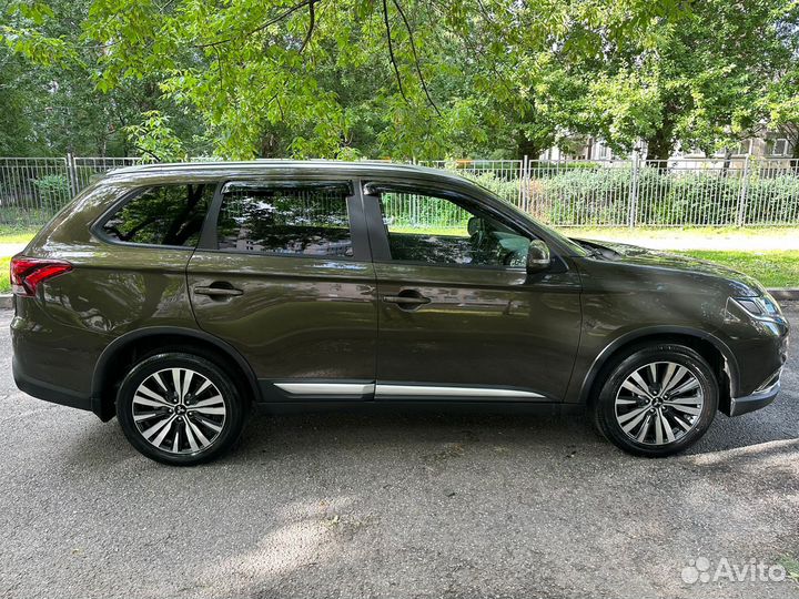 Mitsubishi Outlander 2.4 CVT, 2016, 44 400 км