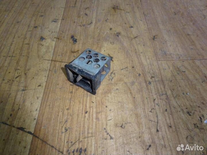 Резистор отопителя BMW 3-серия E36 1991-1998