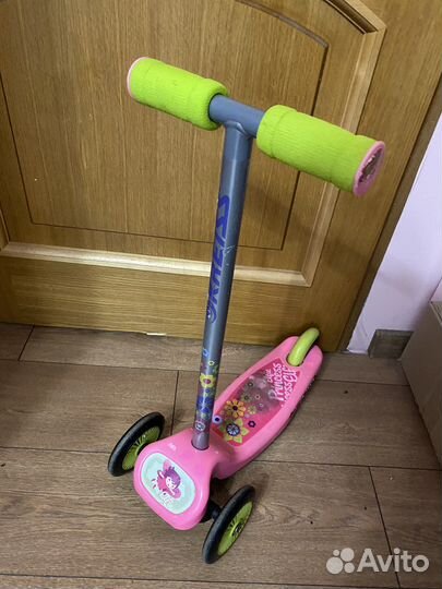 Самокат трехколесный